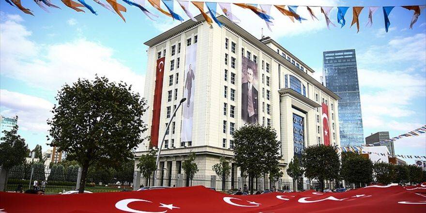 Ak Parti'de Yenilenme Çalışmaları