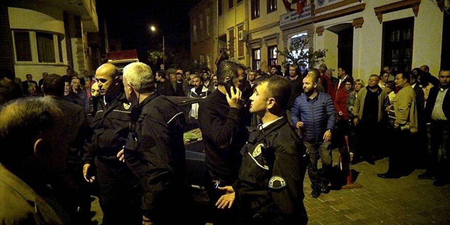 Chp'nin Edremit'teki Delege Seçiminde Kavga Çıktı
