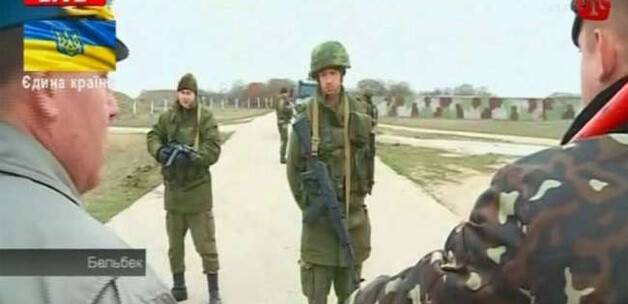 Ruslar 300 Ukraynalı askere ateş açtı!