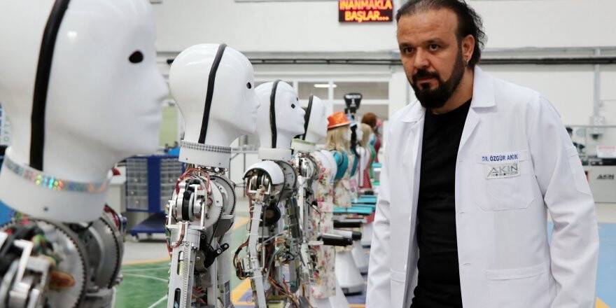 Milli insansı robotun seri üretimine başlandı 