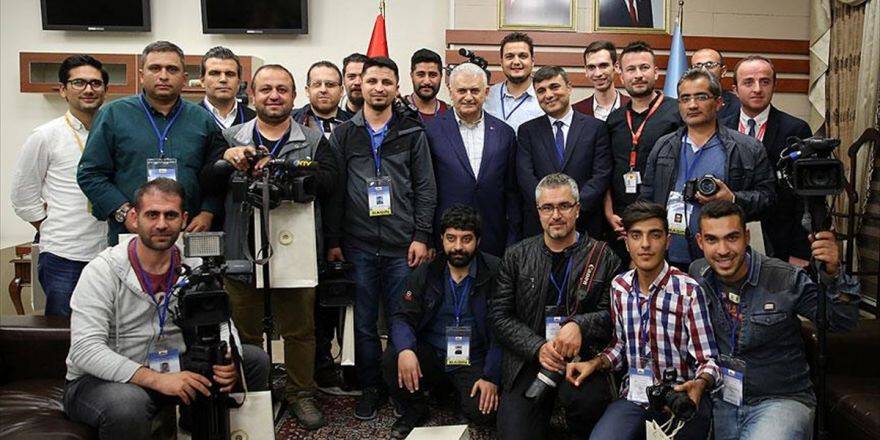 Başbakan Yıldırım, Gazeteciler Günü'nü Kutladı