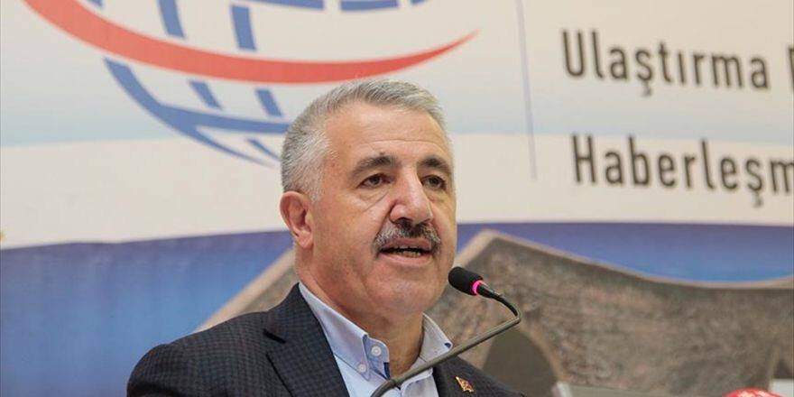 Bakan Arslan: Türkiye'yi Dünya Ticaretinin Merkezine Oturtmalıyız