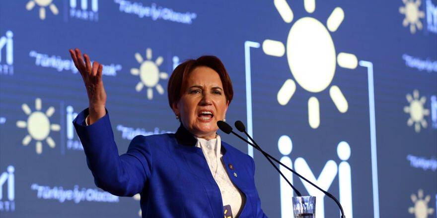 Akşener oy birliğiyle yeniden genel başkan