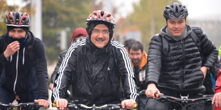 SÜ'de Cumhuriyet Bayramı Bisiklet Turu 