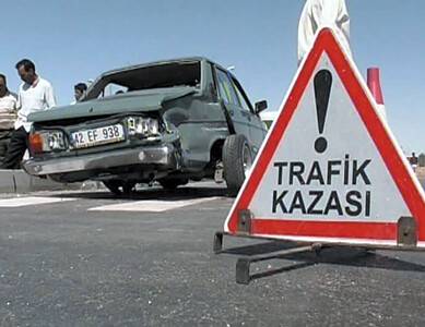 Tırla otomobil çarpıştı: 1 ölü, 4 yaralı