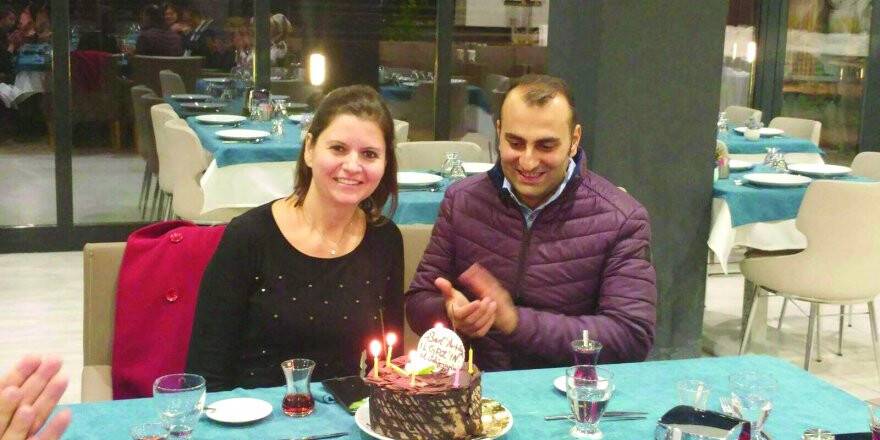 ERSİN KARTAL İÇİN ARKADAŞLARINDAN SÜRPRİZ UĞURLAMA