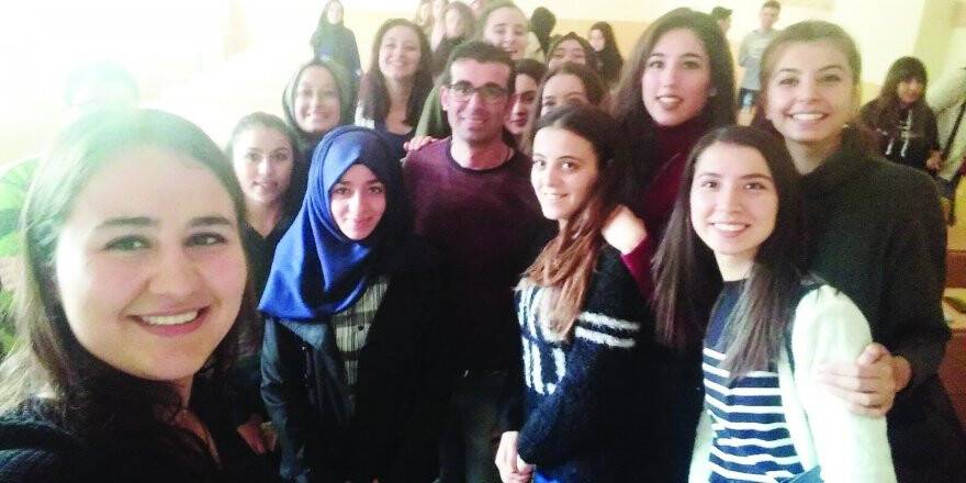 ŞEF ULAŞ TEKERKAYA ÜNİVERSİTE ÖĞRENCİLERİ İLE BULUŞTU