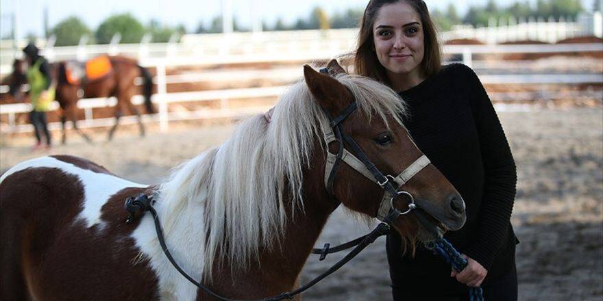 Atlar Engelli Çocukların Umudu Oldu
