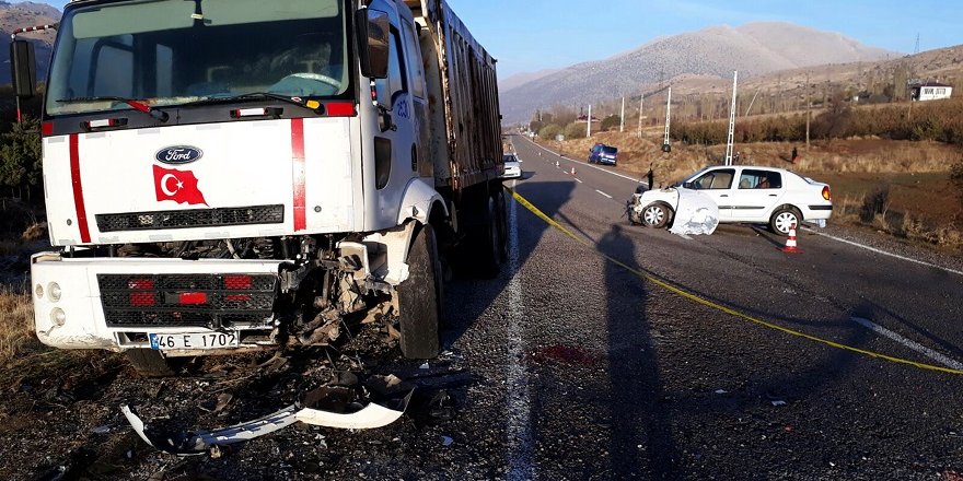 Kahramanmaraş'ta Trafik Kazası: 1 Ölü, 2 Yaralı