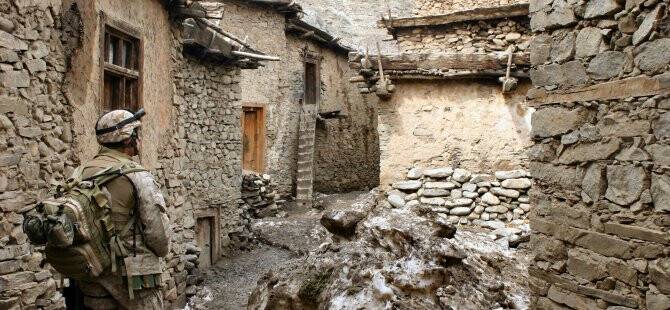 5 Afgan askeri öldürüldü