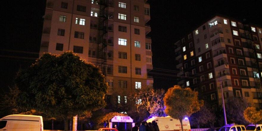 7’inci kattan atladı