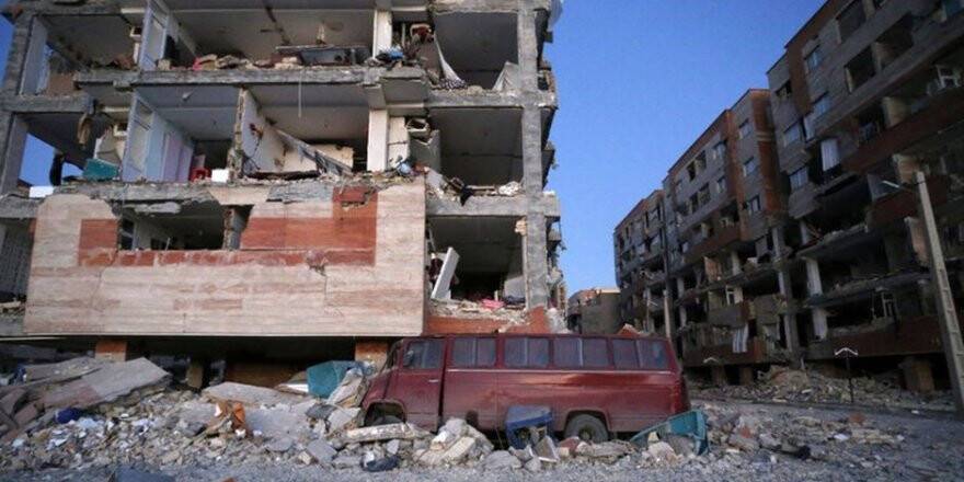 Depremde En az 200 ölü, 1600'den fazla yaralı