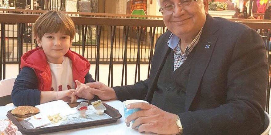 ÖZSELEK’LERİN PAZAR KAÇAMAĞI