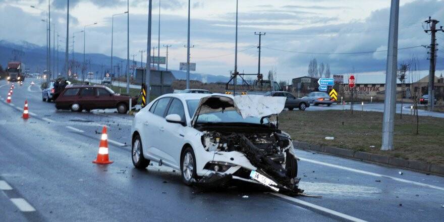 Akşehir’de trafik kazası: 3 yaralı