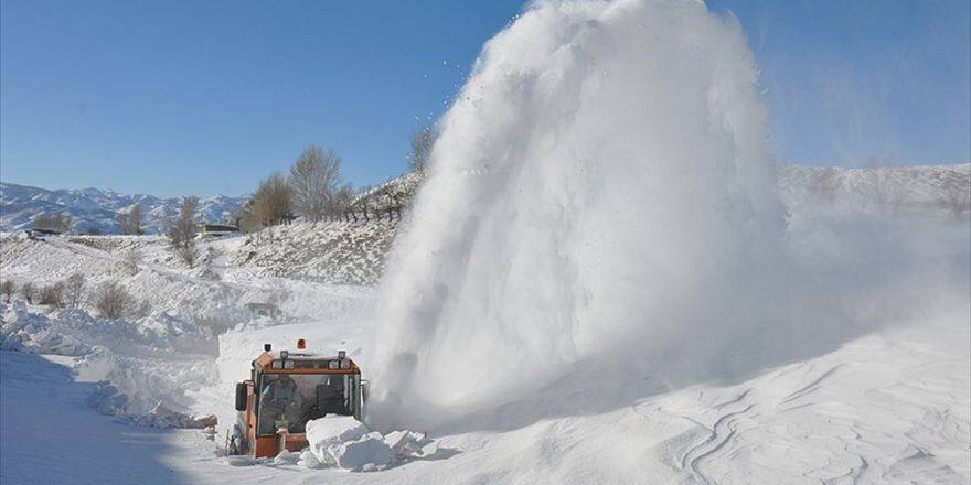 Tunceli'de 80 Köy Yolu Ulaşıma Kapandı