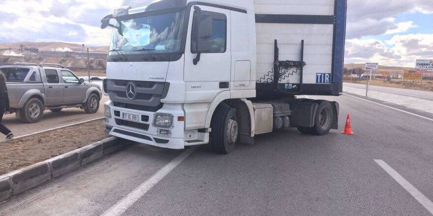 Direksiyon Başında Kalp Krizi Geçiren Tır Sürücüsü Öldü