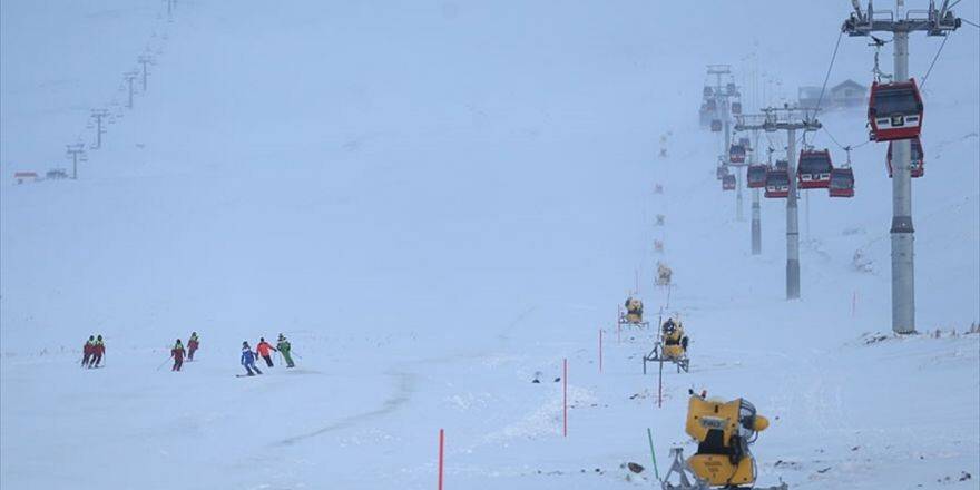 Erciyes'te Kayak Sezonu Açıldı