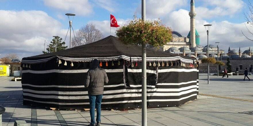 Mevlana Meydanı’na çadır kuruldu