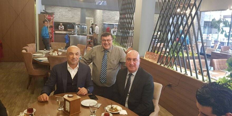 Tamince ve Bora  Dar-ı Lezzet’te