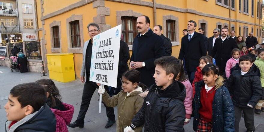 "Kalemim Yeşeriyor" ve "Dilim Temiz Çevrem Temiz" etkinlikleri düzenlendi