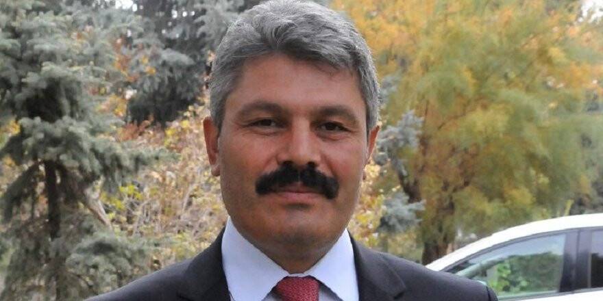 Çiftçinin gözü kar yağışında