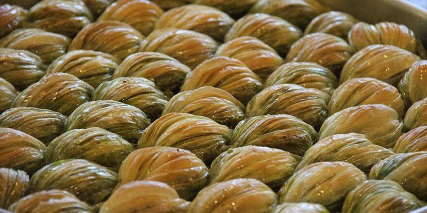 Gastronomi Kentinin Yeni Lezzeti 'Midye' Baklava