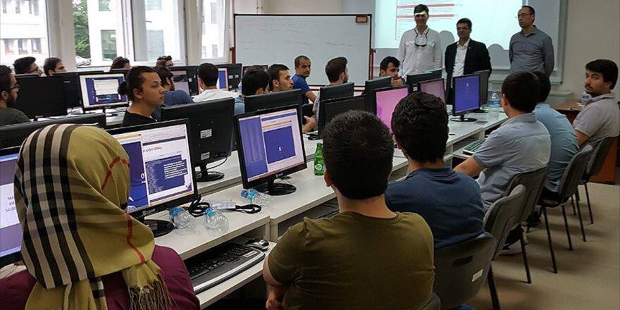 Siber Güvenliğin İnsan Gücü Ücretsiz Kamplarda Yetişiyor