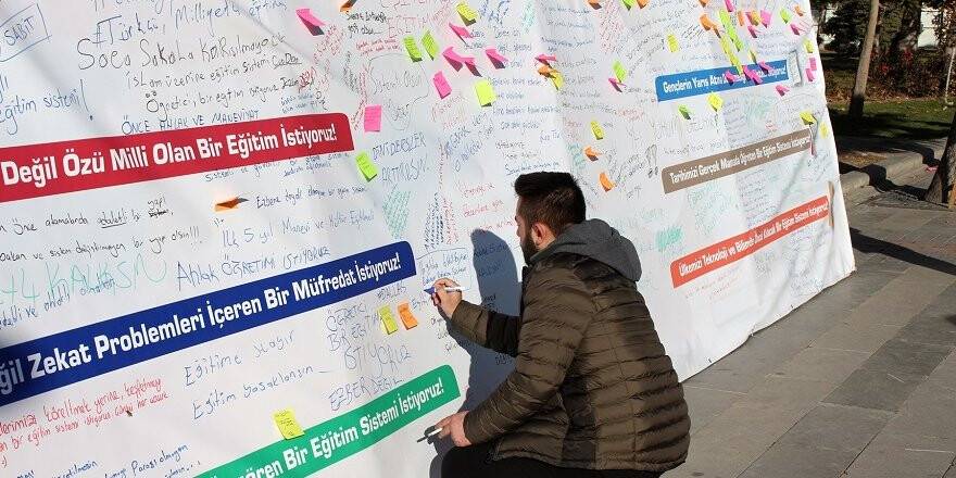 Saadet Partisi’nden duvar çalışması
