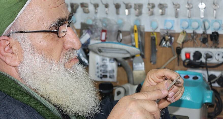 2 Metrekarelik Dükkanda 60 Yıllık El Emeği 'Anahtarcılık'