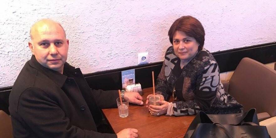 PEKKENDİR ÇİFTİ YEMEKTE