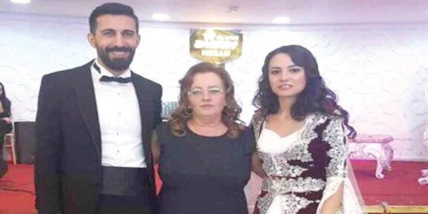 EBRU VE FERHAT DÜNYA EVİNE GİRDİ