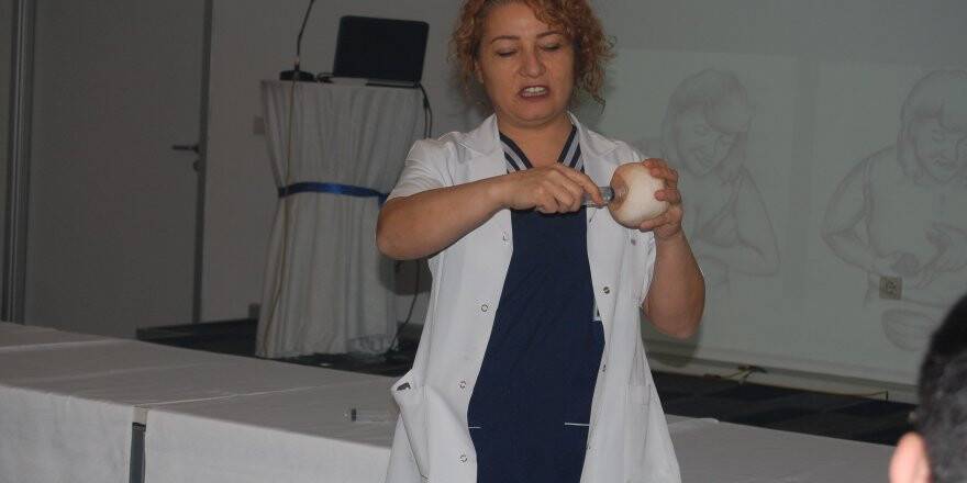 Konya'da bebek emzirme semineri