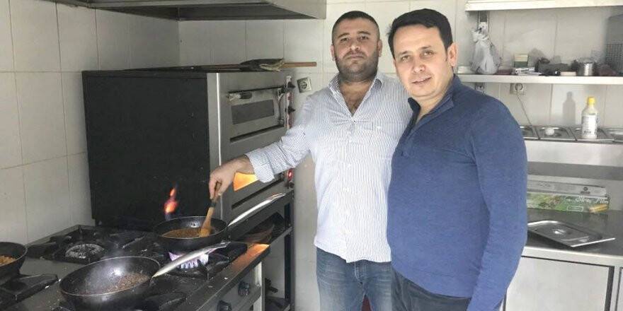 AYHAN BEZİRGANCI, MUTFAKTA DA BİR NUMARA