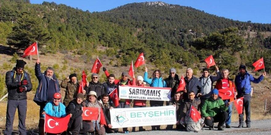 Beyşehirli doğaseverler Sarıkamış şehitleri için tırmandı
