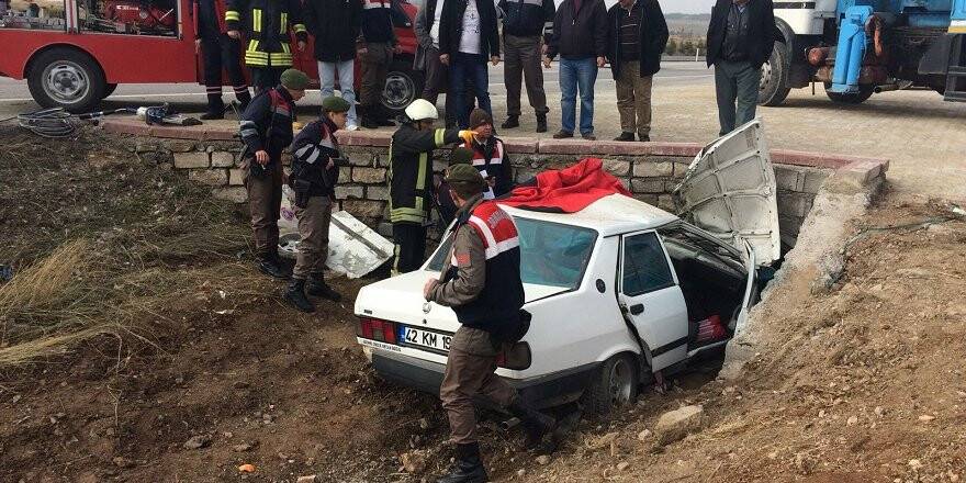 Konya'da Otomobil Menfeze Çarptı: 3 Ölü, 1 Yaralı