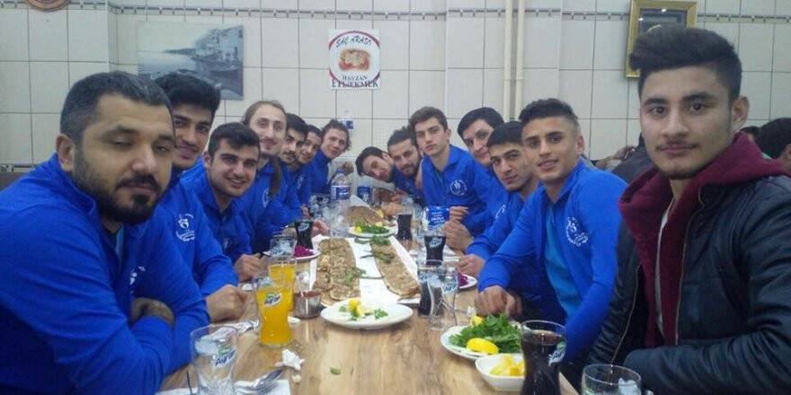 Havzanspor galibiyeti etliekmekle kutladı