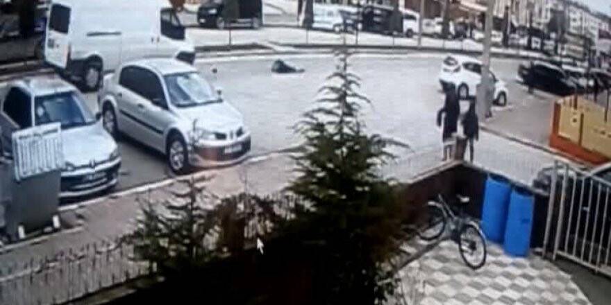 Minibüsün çarptığı yaya, yaralandı