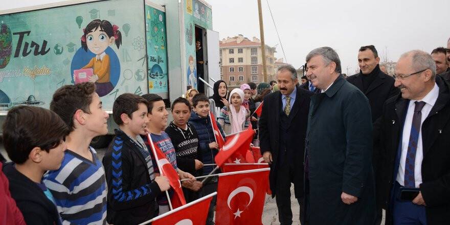 Çocuklarımızın milli ve manevi değerlere bağlı yetişmesi için çalışıyoruz