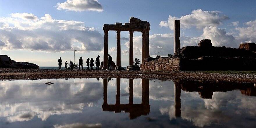 Kültür Ve Turizm Bakanı Kurtulmuş: 2018 Hedefi 36 Milyon Yabancı Turist Ve 34 Milyar Dolar Gelir