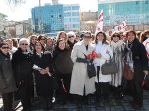 Dünya Kadınlar Günü Azerbaycan'da bayram gibi kutlanıyor