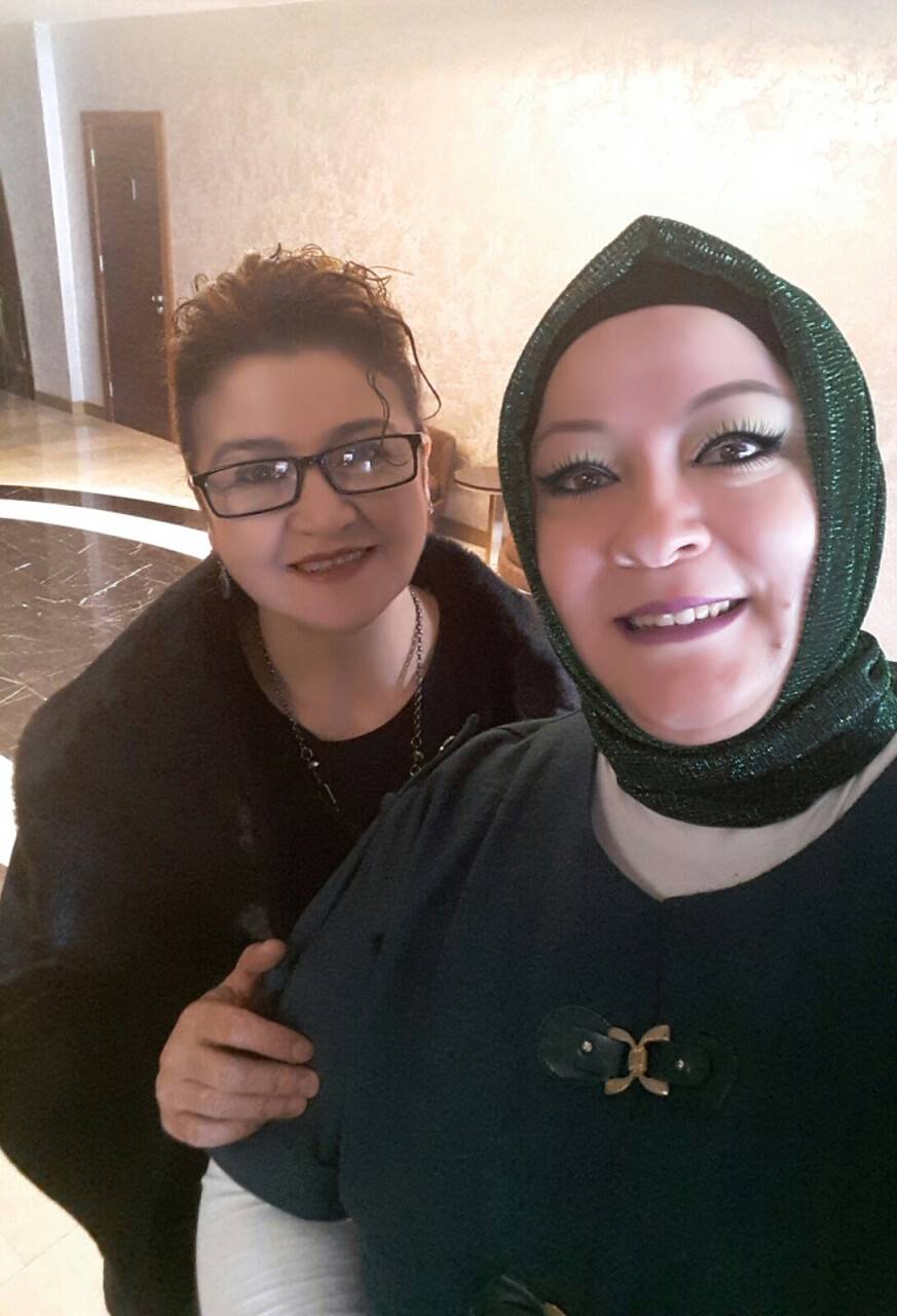 Betül ve Nur Hanımlardan  güzel bir enstantane