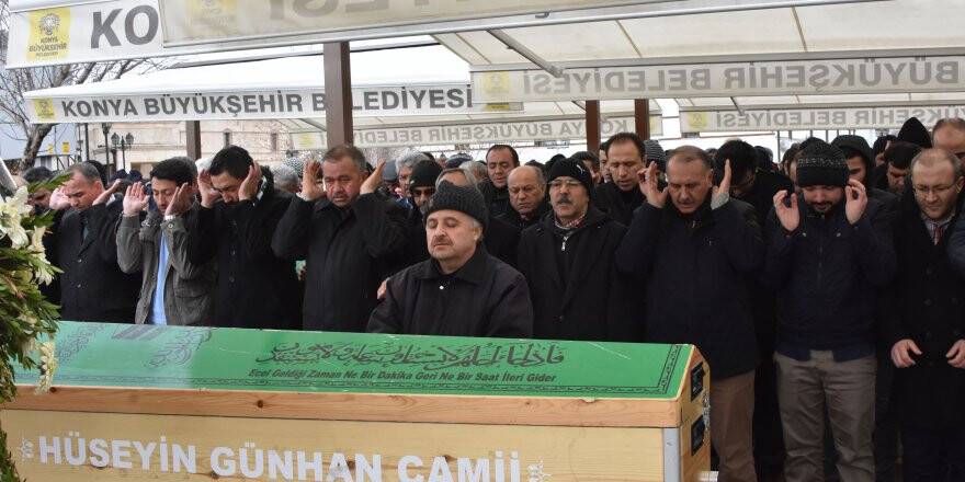 Tribünde fenalaşarak vefat eden taraftar defnedildi 