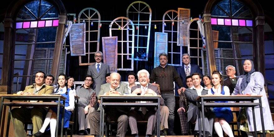 'Hababam Sınıfı' Yeniden Tiyatro Sahnesinde