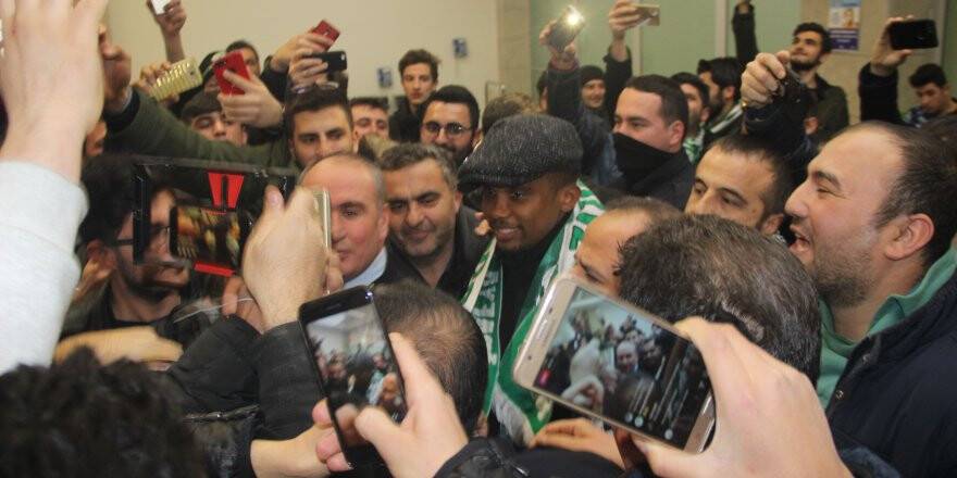 Samuel Eto'o için imza töreni