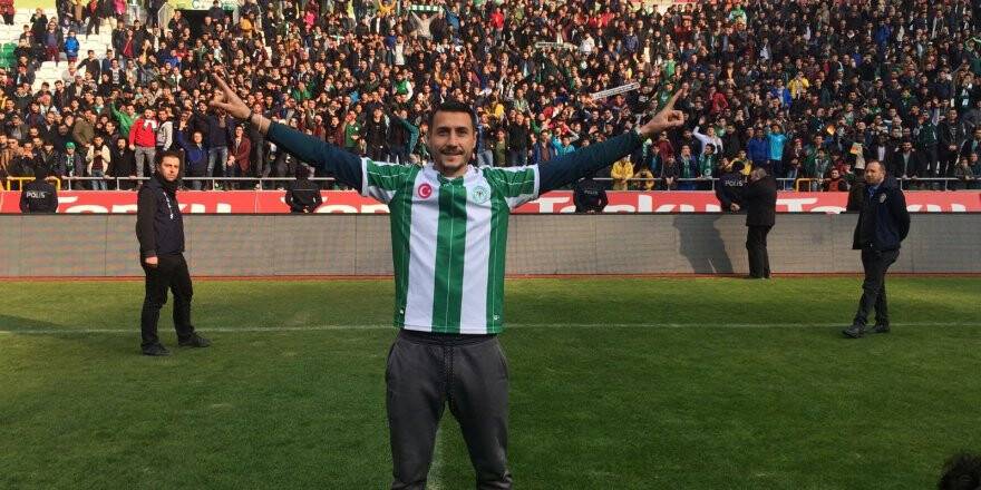 JAHOVİC TARAFTARI SELAMLADI