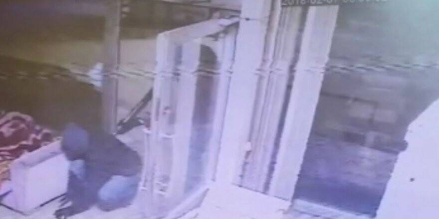 Akaryakıt istasyonunda pompalı tüfekli, bıçaklı gasp