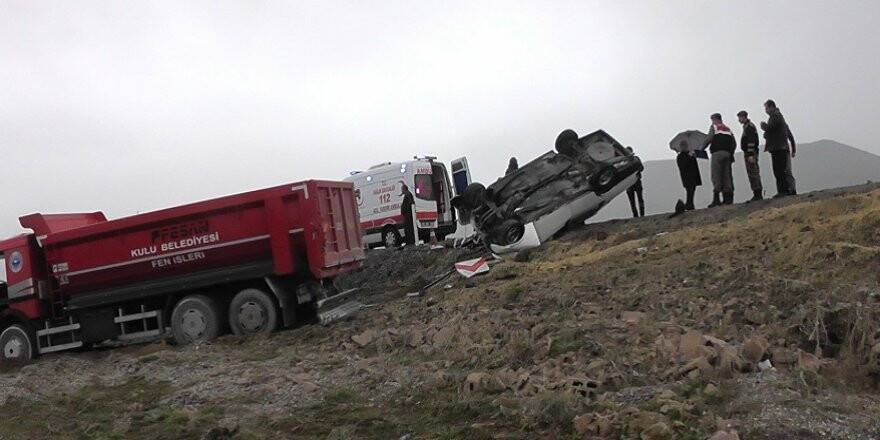 Kamyon ile otomobil çarpıştı: 1 ölü, 2 yaralı