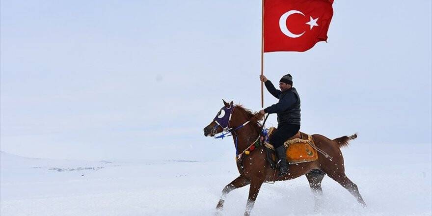 Çıldır Gölü Kış Şölenine Hazır