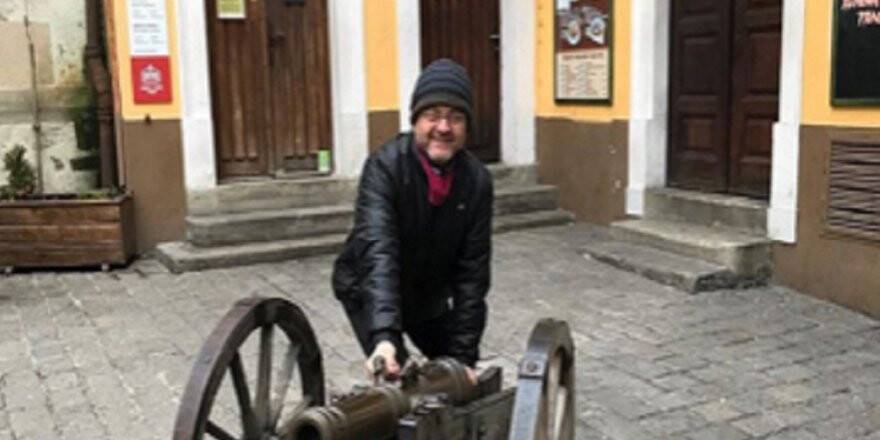 HÜSEYİN AVNİ AKINCI VE DOSTLARI ADIM ADIM AVRUPA’DA