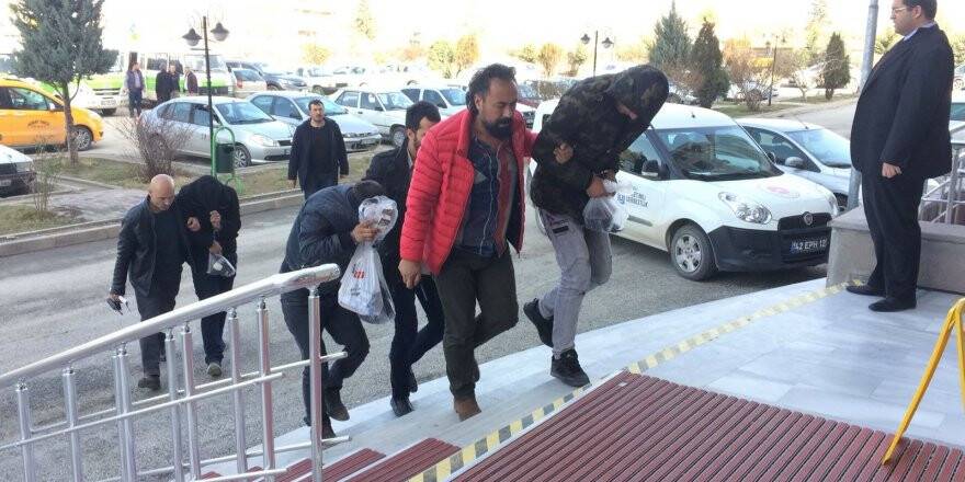 Konya'da evlerden hırsızlığa 3 gözaltı 